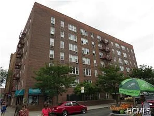 Sold by Besmatch Real Estate Inc | media 7