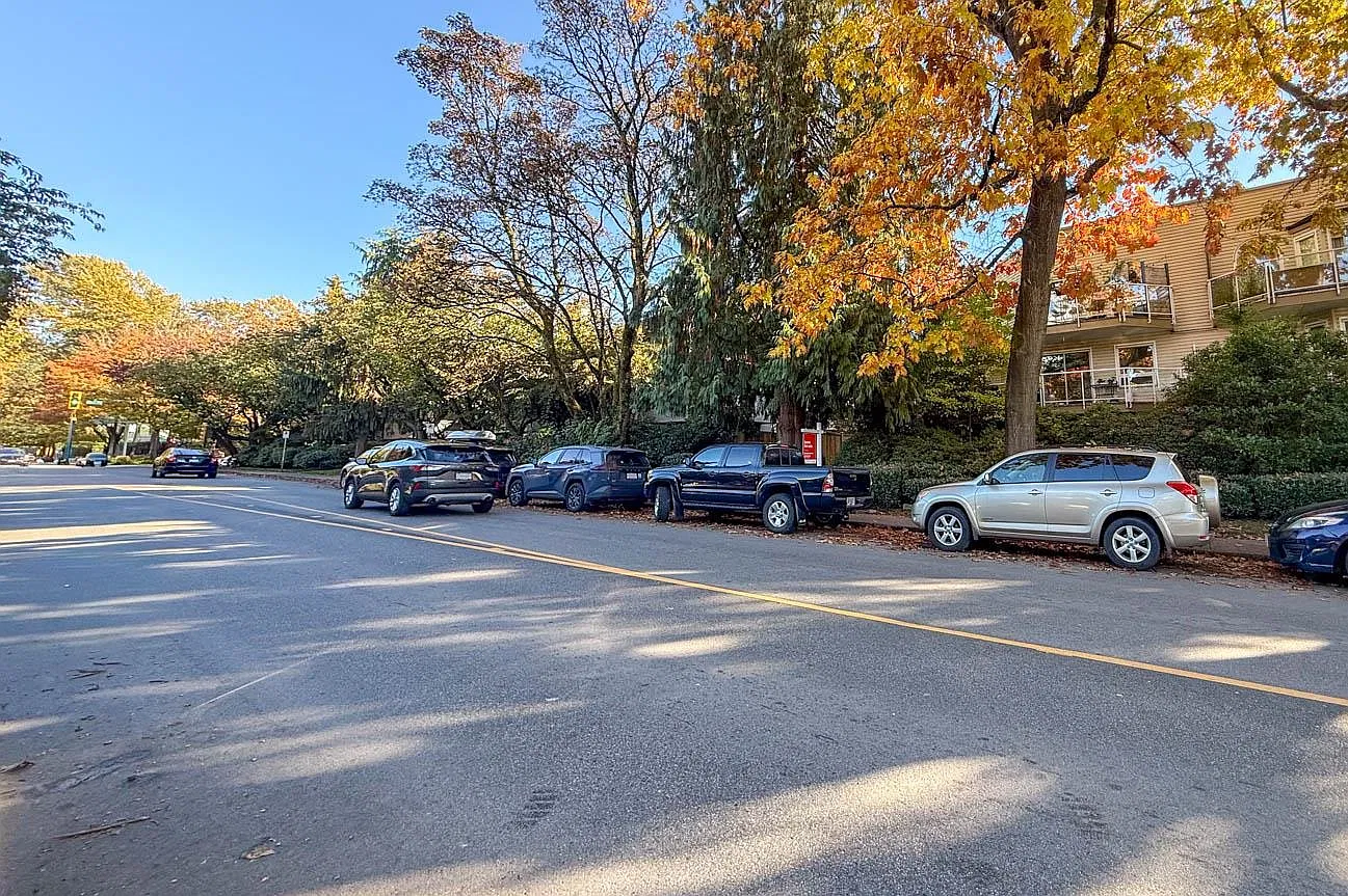 1 bed, 617 sqft, $2,300 — Photo 3