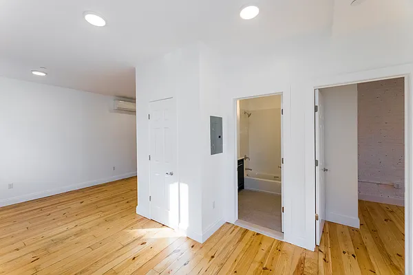 Rented by C2R Management LLC | media 3