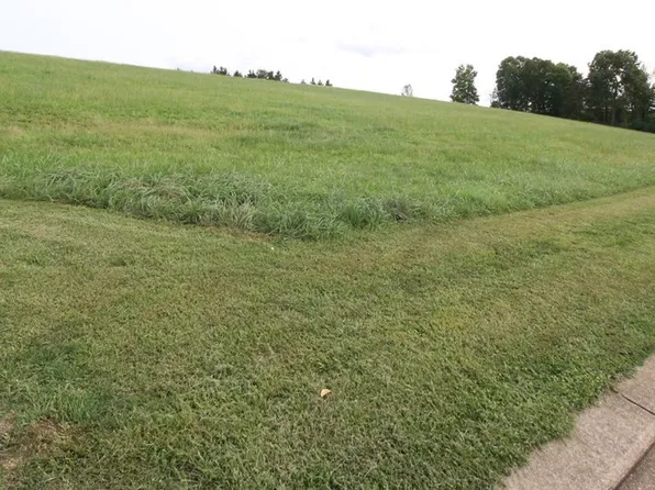 5265 Stonegate Dr, Zanesville, OH 43701