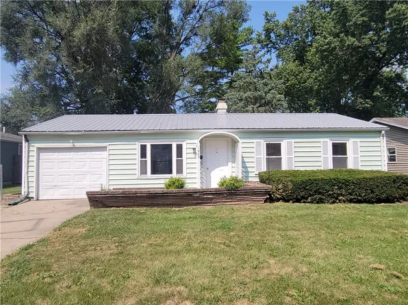 1609 S 3rd St, Mattoon, IL 61938