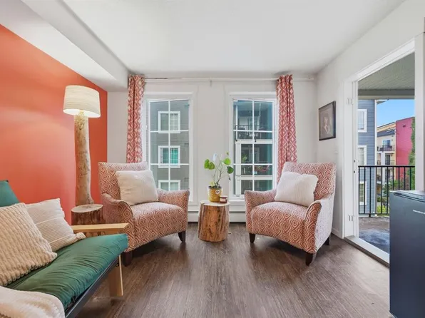 755 W Copperpond Blvd SE #3315, Calgary, AB T2Z 4R2