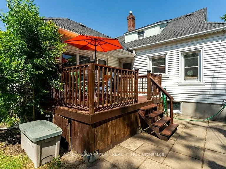 19 Columbia St — Photo 35