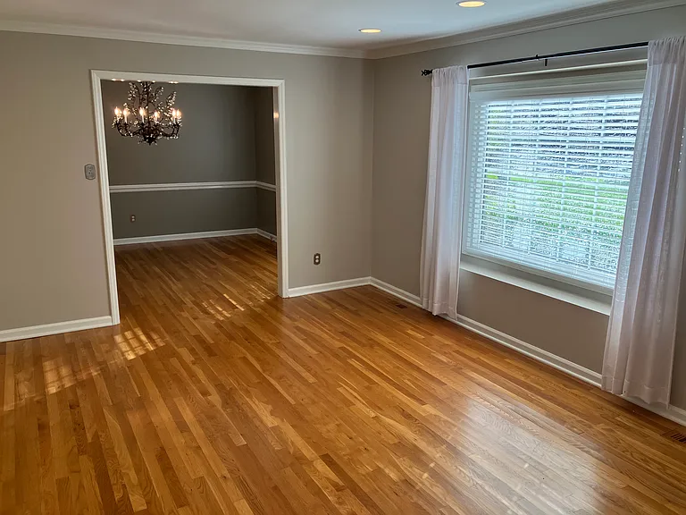 8709 Kenilworth Dr — Photo 9