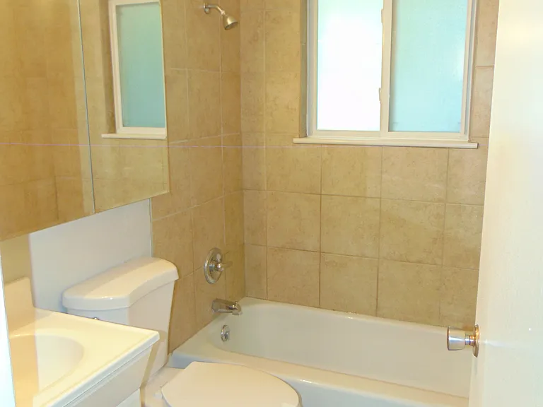 2420 Clearview Ave #3 — Photo 13