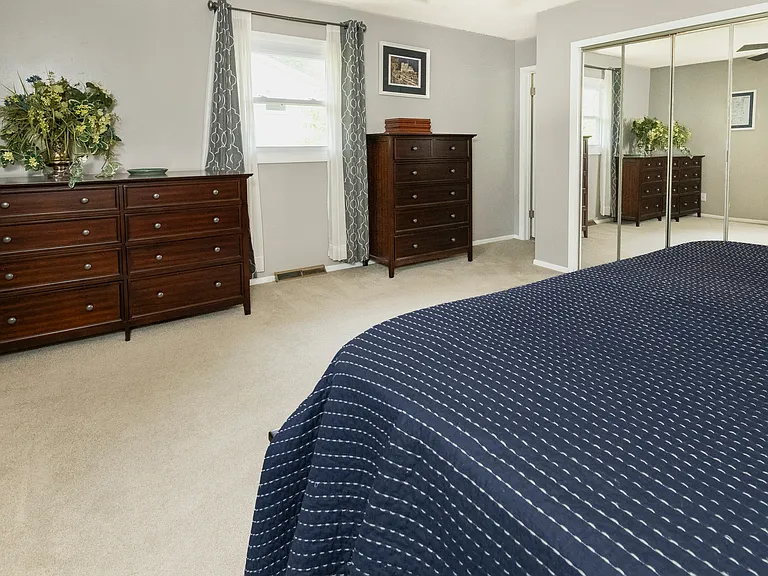 4201 E Cambridge Dr — Photo 28