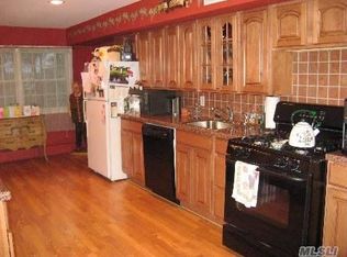 351 Bridge Rd, Hauppauge, NY 11788