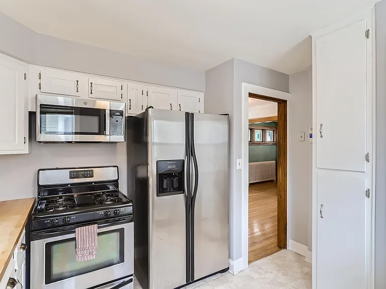 1392 Palace Ave — Photo 11