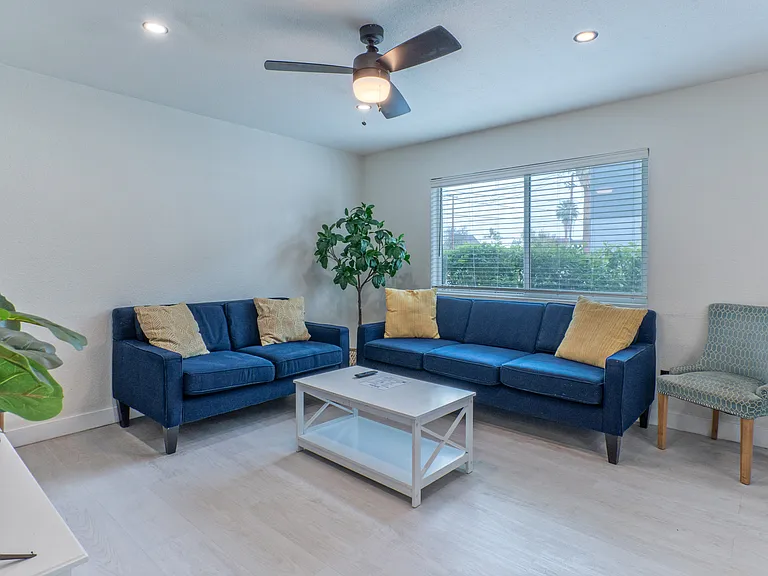 1133 S Farmer Ave #2 — Photo 3