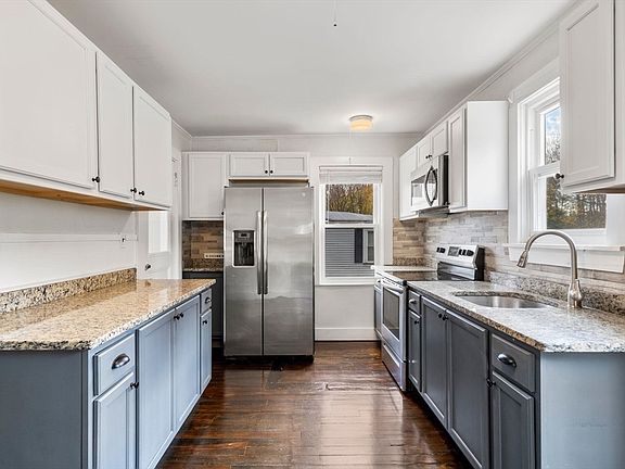 4th image of 19 Wildwood Ave