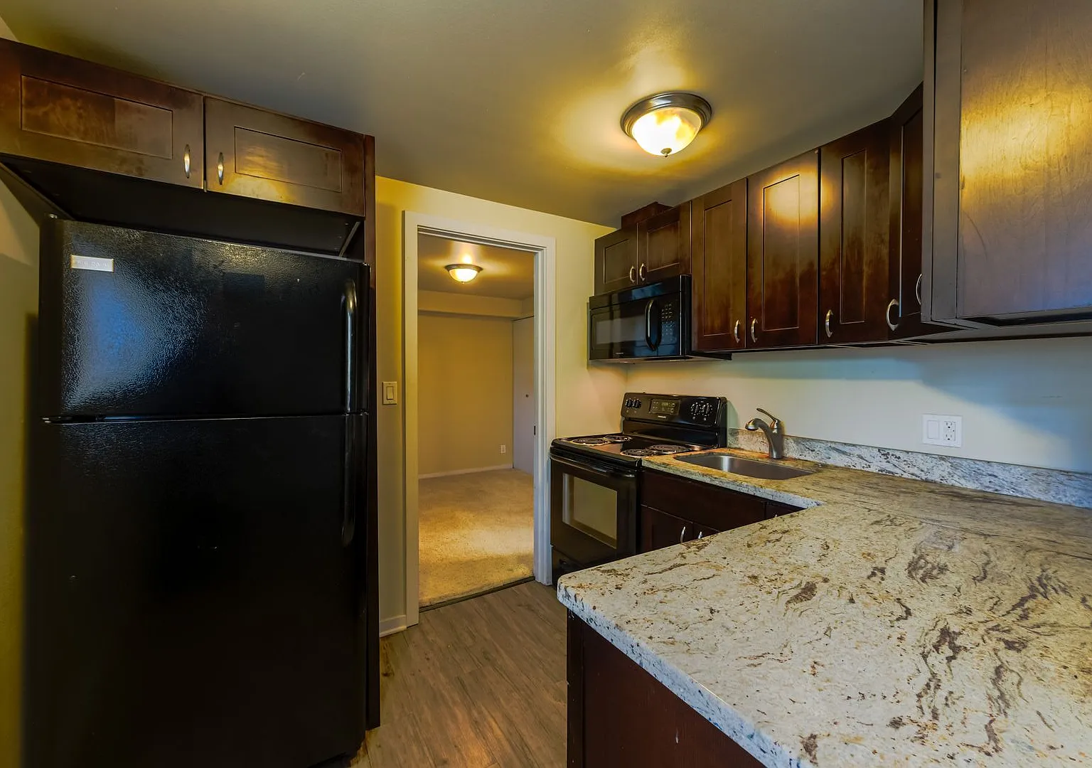H04619mq -Ref Mari Don Apts — Photo 4