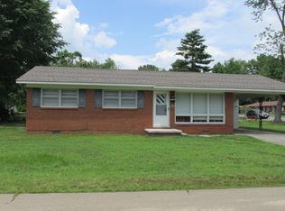102 W Sayre St, Dexter, MO 63841
