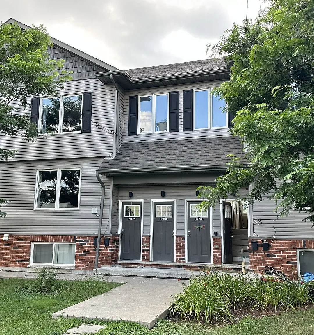 220 Erie St — Photo 1
