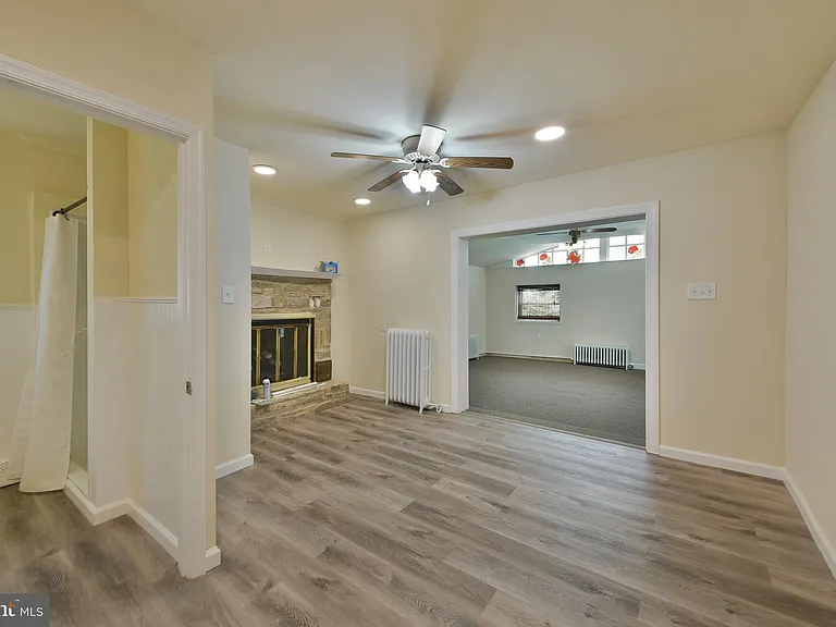 422 Willow Grove Ave — Photo 13