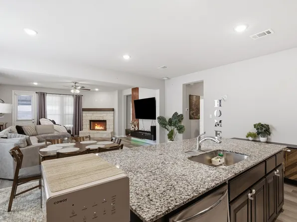 801 Taliaferro Trl, Springtown, TX 76082