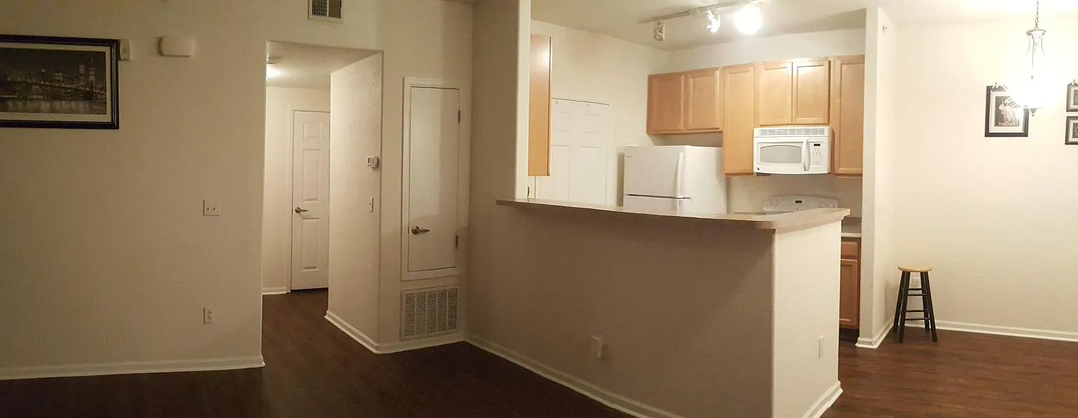 2 bed, 1037 sqft, $1,800 — Photo 1