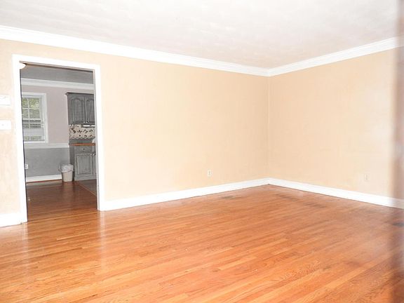 2nd image of 450 Aragona Dr