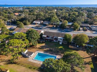 145 4th Ave APT C2, Shalimar, FL 32579