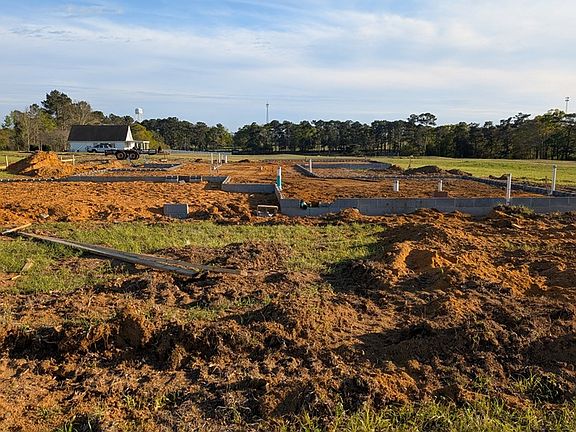 3rd image of 0 Iris Rd