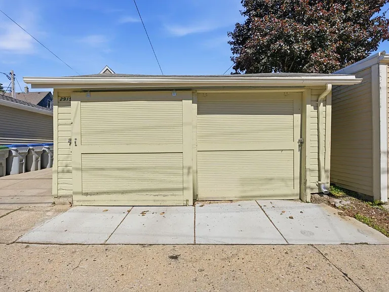 2919 S Lenox St — Photo 13