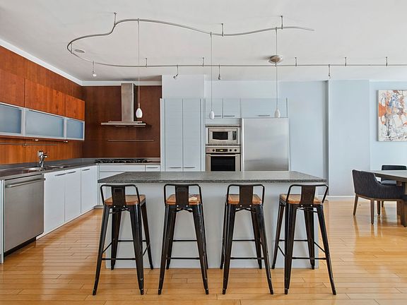 4th image of 151 W 17th St APT 5A