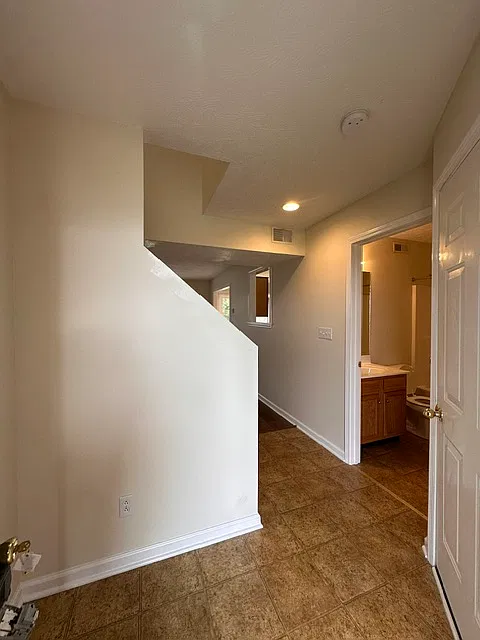 3 bed, 1175 sqft, $1,425 — Photo 2