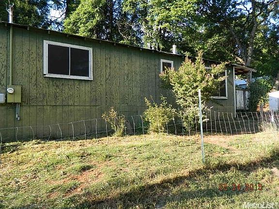 3rd image of 3981 Roosevelt Ave