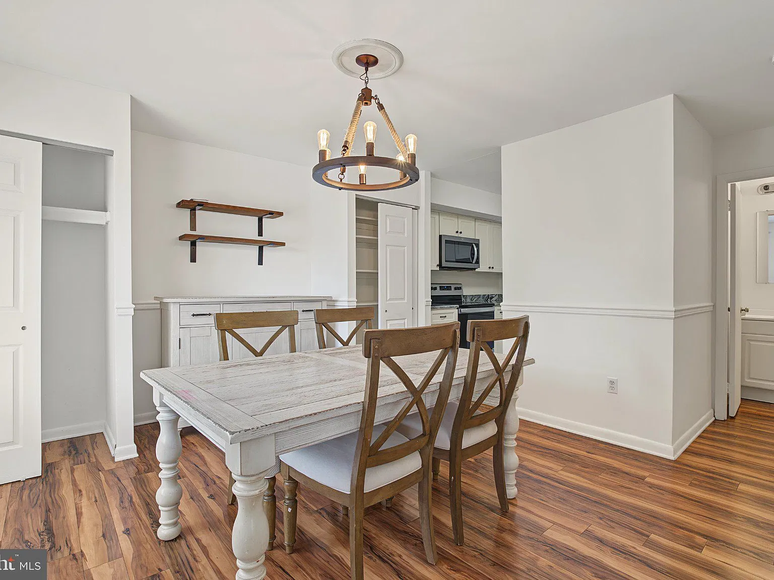 2 bed, 1.5 bath, 1320 sqft, $2,850 — Photo 4