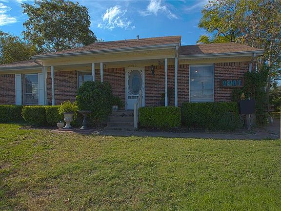 3rd image of 2401 Newcastle Dr