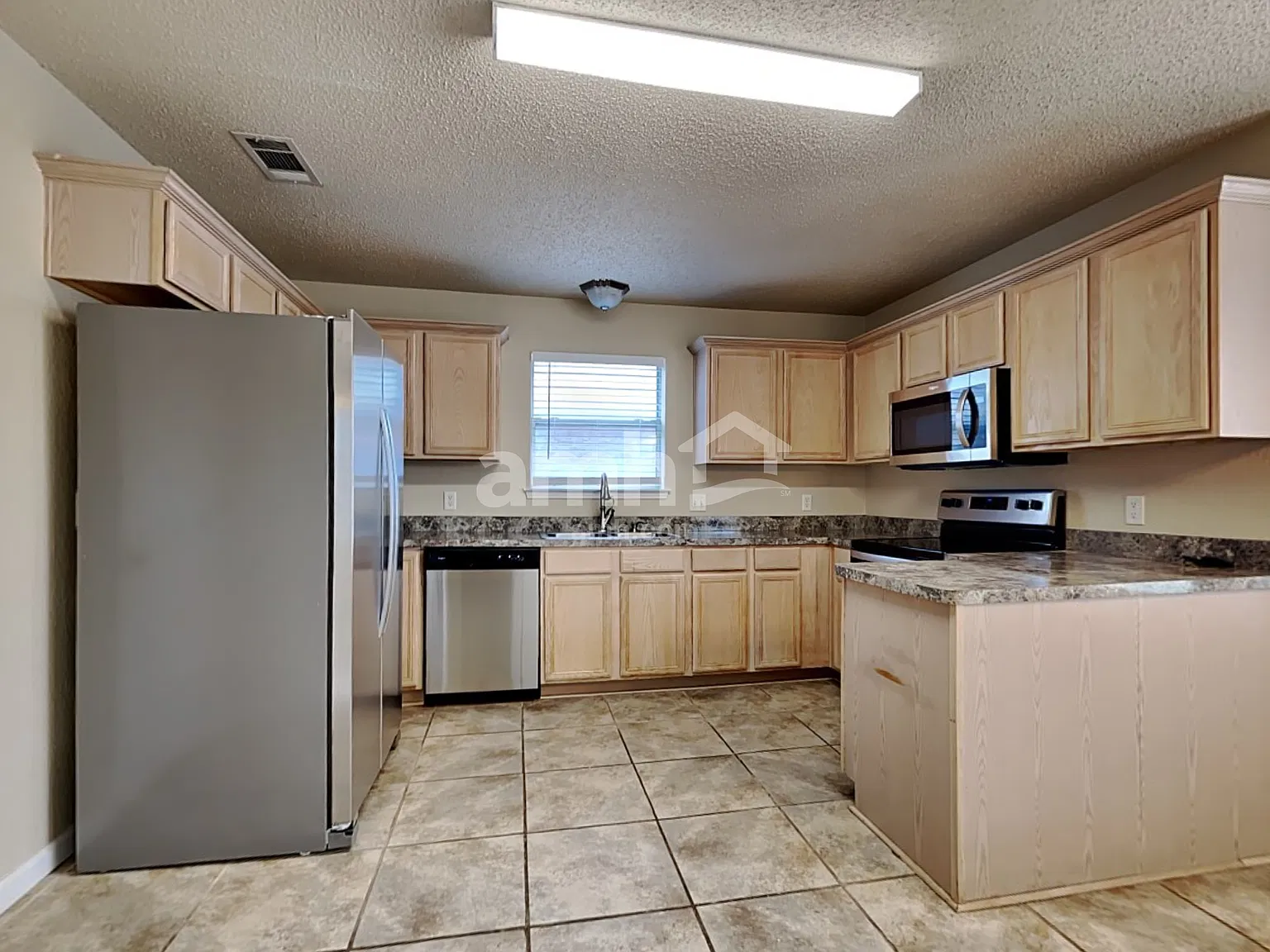 3 bed, 2.0 bath, 1486 sqft, $1,970 — Photo 3
