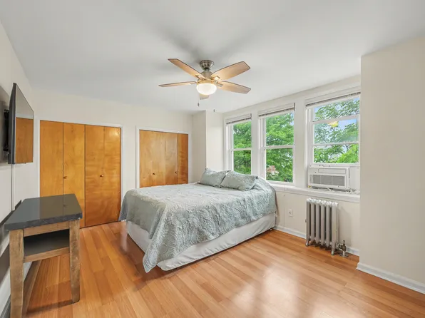 20-59 33rd Street image 1 of 6