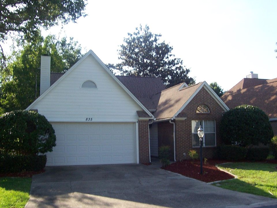 1st image of 835 Fairway Lakes Dr