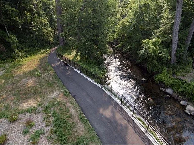 Creek Terrace — Photo 16