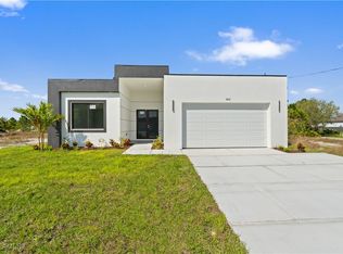 3808 10th St SW, Lehigh Acres, FL 33971
