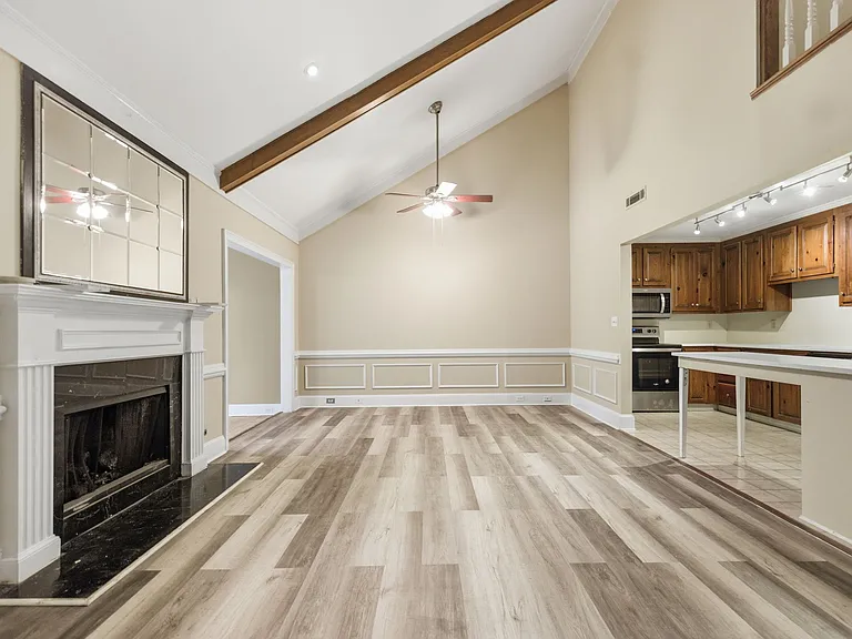 320 Forestgate Ct — Photo 5