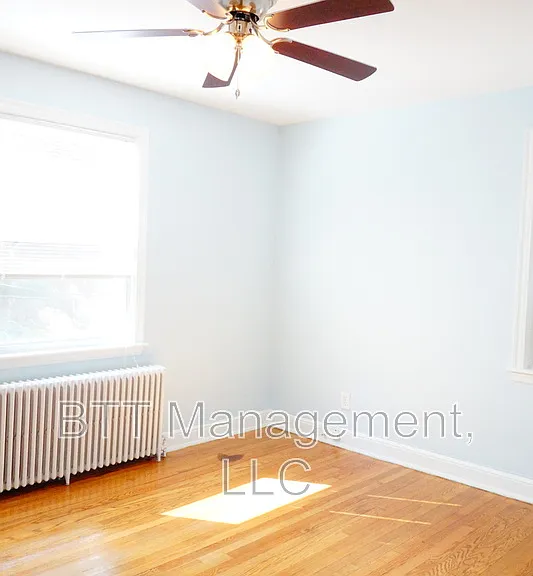 8405 Greenwood Ave #2 — Photo 10