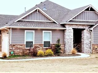 13815 Creek View Dr, Edmond, OK 73025