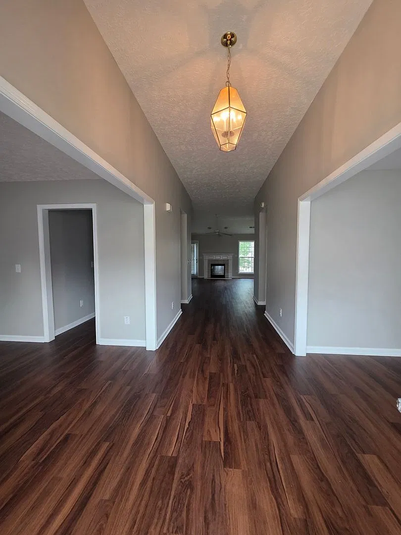 Spacious 5 Bedroom Beauty in NE Columbia Modern Updates & Ideal Location! — Photo 4