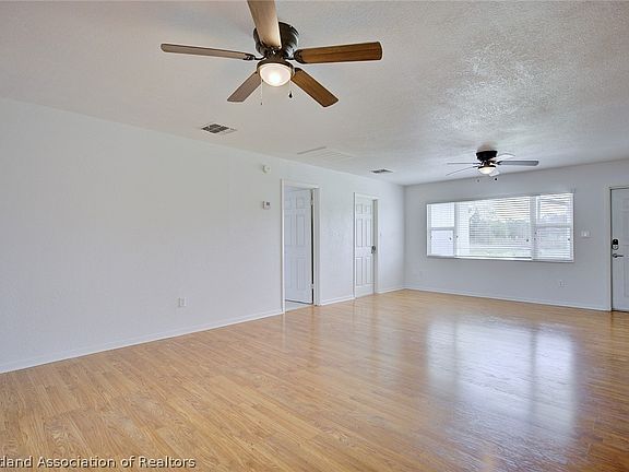 5th image of 130 Mango Rd NE