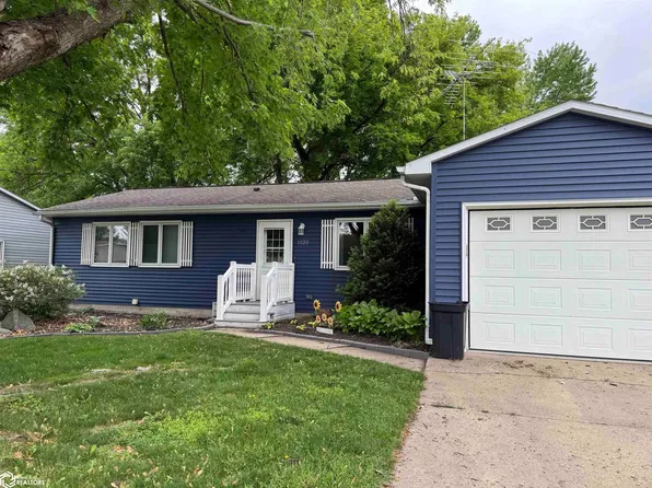 1020 N 7th St W, Clear Lake, IA 50428