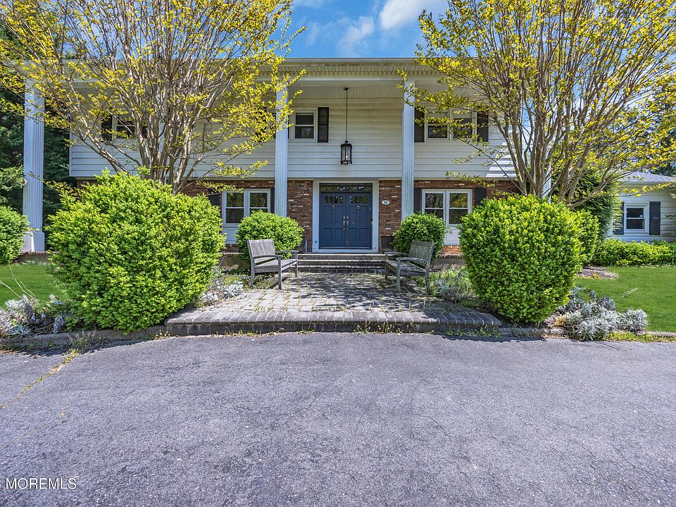 1st image of 25 Surrey Lane
