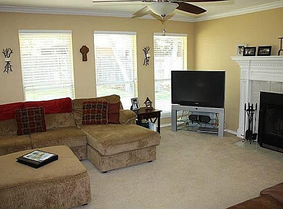 3rd image of 2706 Yellowstone Park Ln