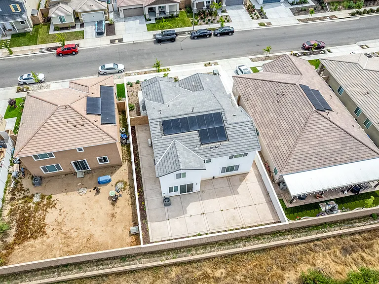 27215 Lost Palm St — Photo 37