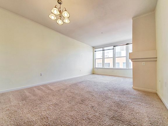 5th image of 4343 Roosevelt Way NE #C1