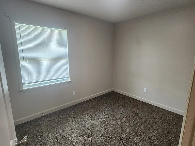 535 Azalea St — Photo 12