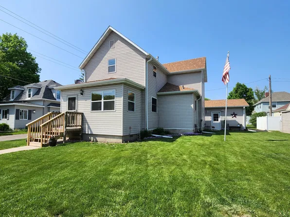904 W Ash Ave, Olivia, MN 56277