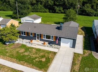 178 Roselawn Dr, Xenia, OH 45385