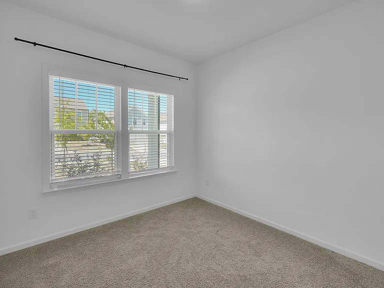 1224 Maxwell Ct — Photo 6