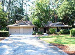 17 Old Military Rd, Hilton Head Island, SC 29928