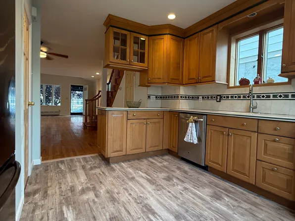 95-15 Pitkin Avenue image 7 of 26